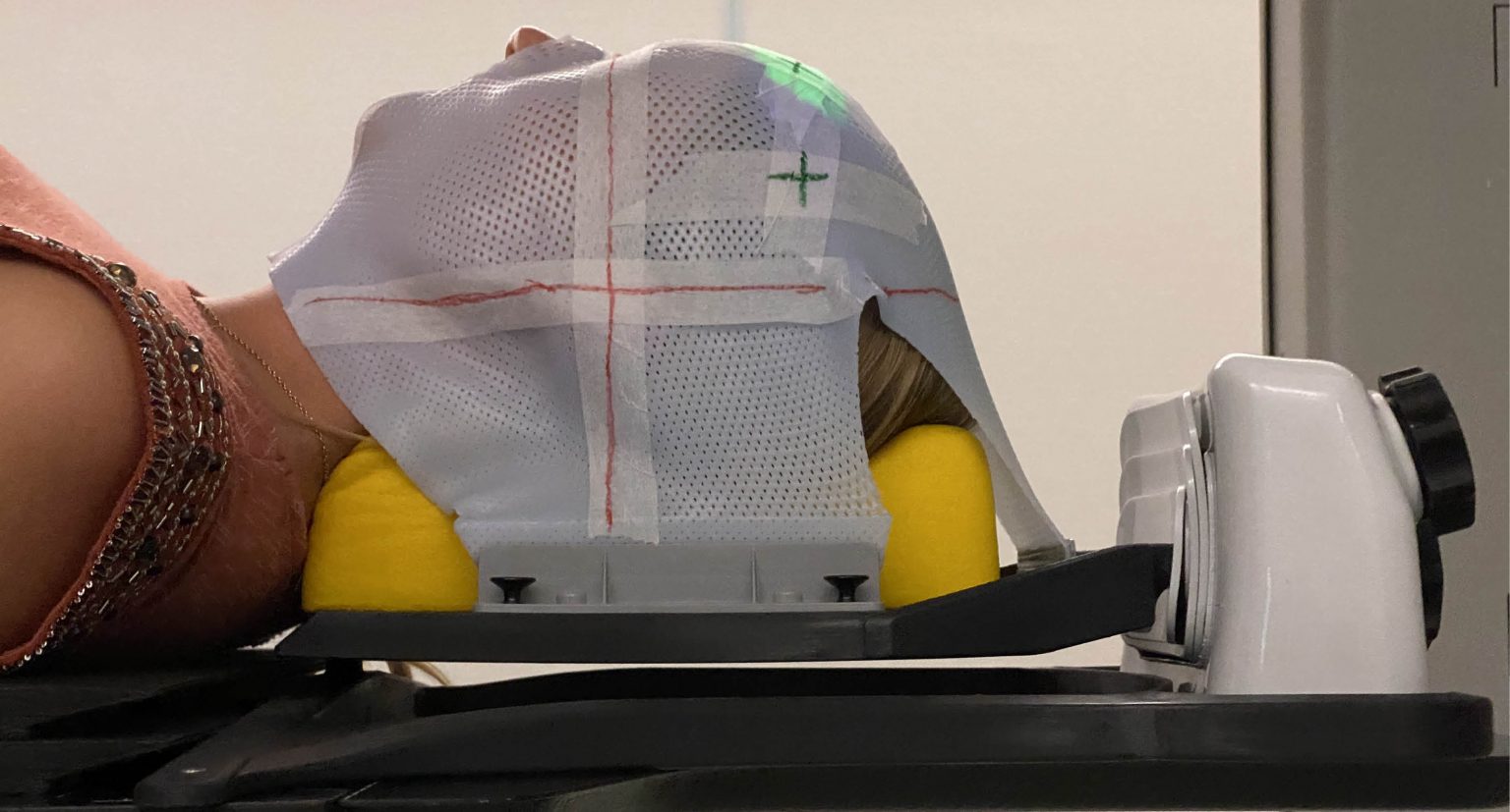 Radiotherapy mask head and neck Adjustable head support