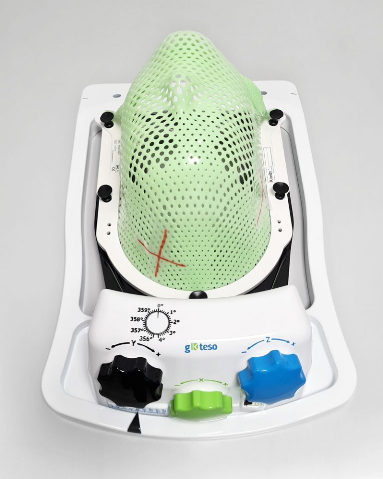 Radiotherapy mask head and neck Adjustable head support
